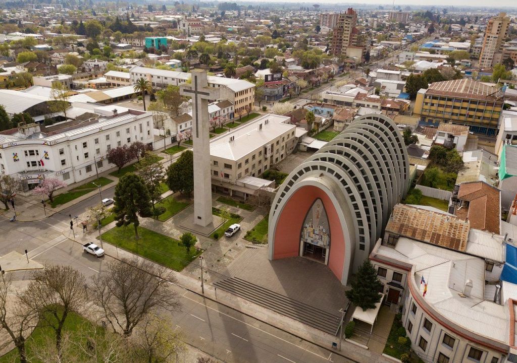 Vista aérea de la Catedral de Chillán